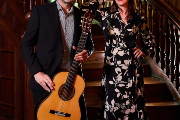 Agenda de Música Mediterranean Guitar. Concierto Valencia, alma y música por Toni Cotolí y Eva Dinora.